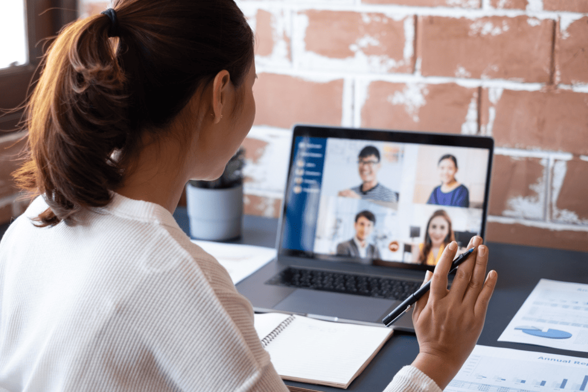 A woman having an online meeting